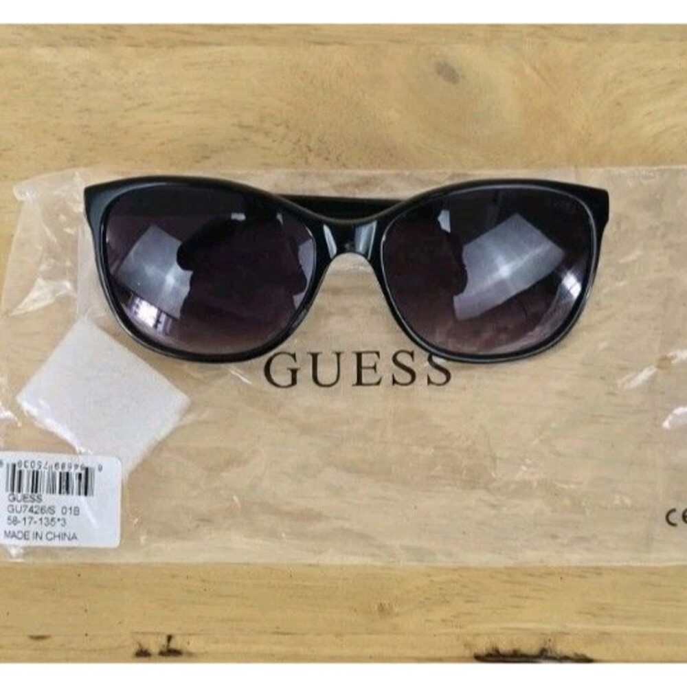 Women's Guess Sunglasses - Model GU7426/S-01B-58 - Animal Print - Discontinued - Picture 5 of 5